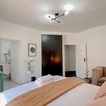 Amoris Guesthouse - In Brooklyn Pretoria-Noord Esterno foto